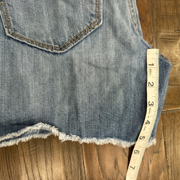 Old Navy Shorts - Picture 5 of 7